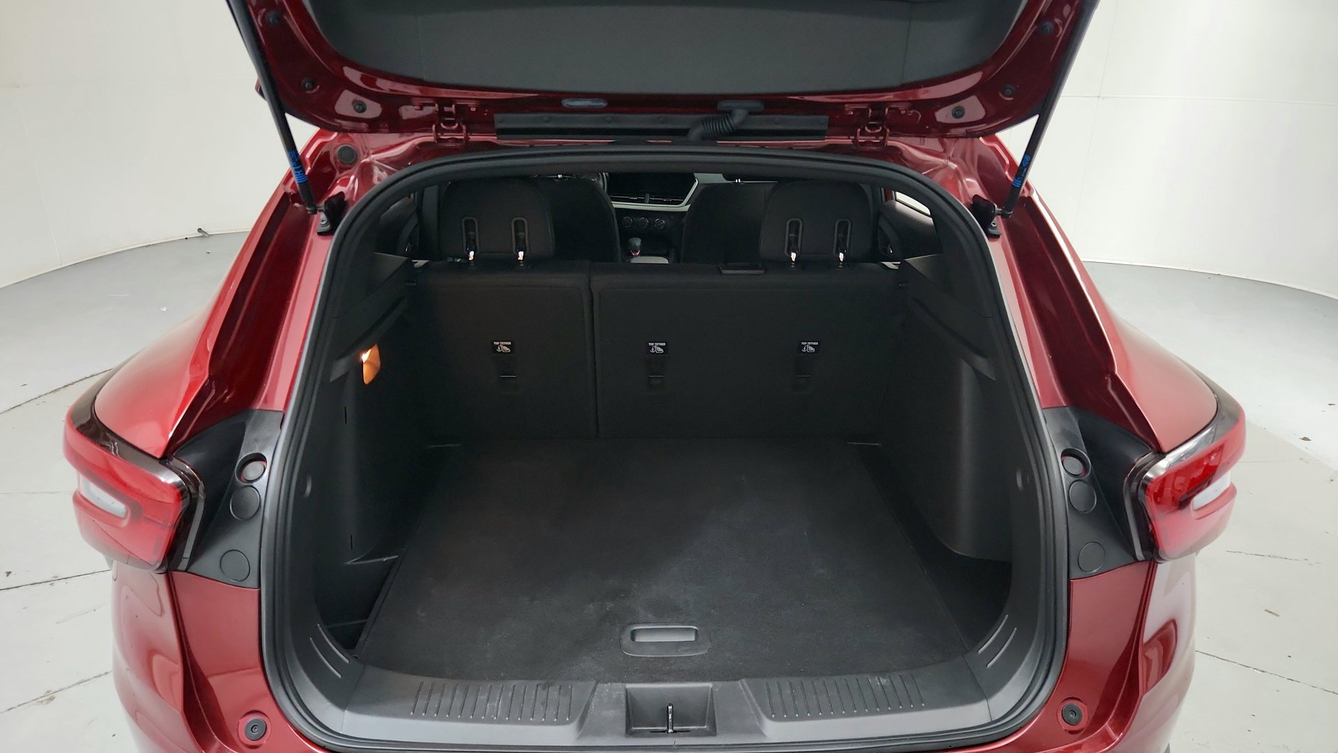 Used 2024 Chevrolet Trax RS FWD image 25
