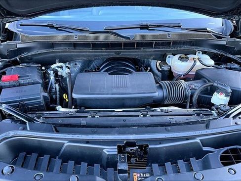 Used 2025 Chevrolet Suburban RST w/ RST Capability Package AWD/4WD image 31
