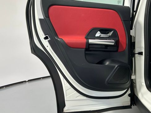 Used 2021 Mercedes-Benz GLA 35 AMG 4MATIC w/ Premium Package image 16