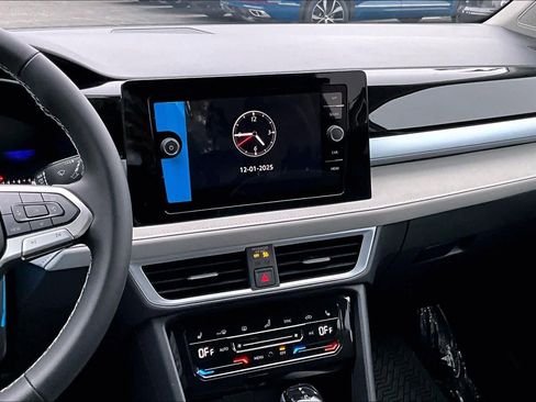 New 2026 Volkswagen Taos SE image 6