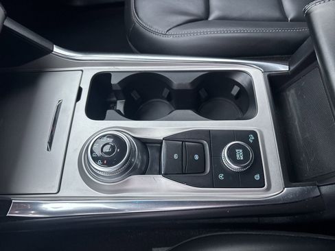 Used 2021 Ford Explorer XLT w/ Equipment Group 202A image 28