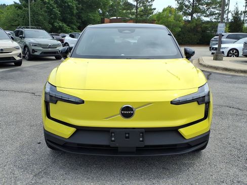 Used 2025 Volvo EX30 Plus w/ Climate Package AWD/4WD image 9