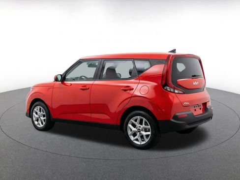 Used 2025 Kia Soul LX w/ LX Technology Package FWD image 7