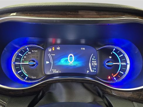 Used 2022 Chrysler Pacifica Limited image 10