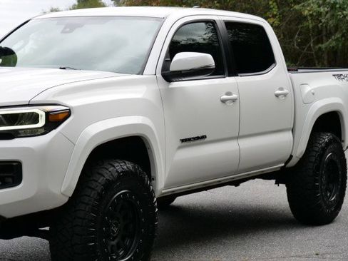 Used 2020 Toyota Tacoma TRD Sport image 33