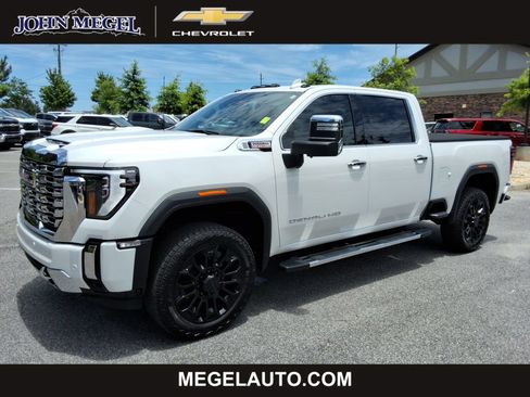 Used 2025 GMC Sierra 2500 Denali w/ Denali Reserve Package AWD/4WD image 1