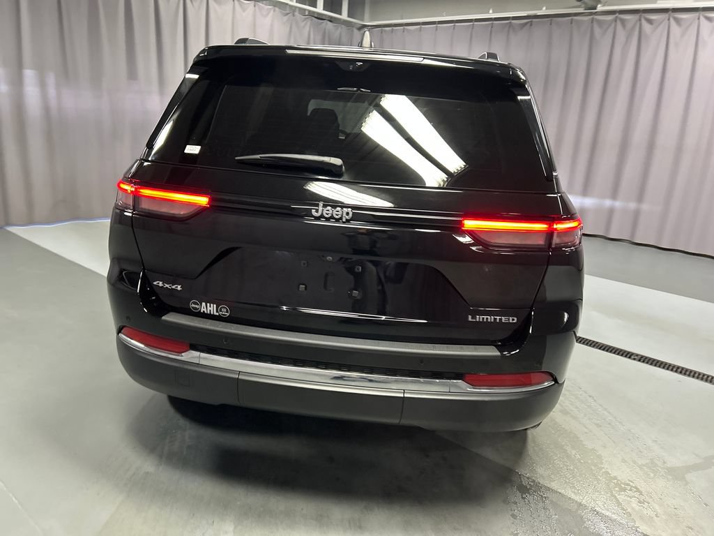 Used 2024 Jeep Grand Cherokee Limited w/ Luxury Tech Group II AWD/4WD image 6