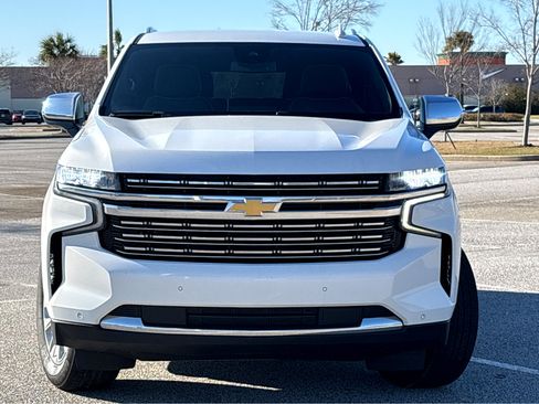 Used 2023 Chevrolet Suburban Premier image 2