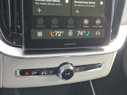 New 2026 Volvo XC90 B6 Ultra w/ Lounge Package image 11