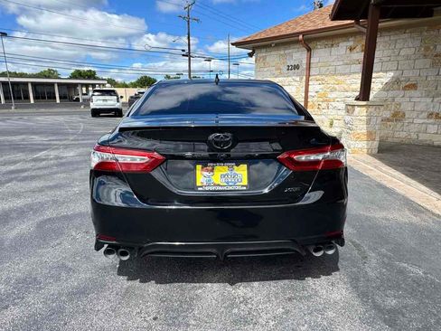 Used 2020 Toyota Camry XSE FWD image 3