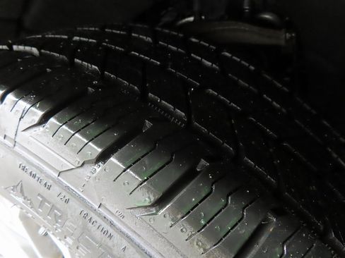 Used 2024 GMC Yukon XL Denali Ultimate image 7