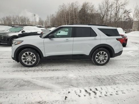 New 2026 Ford Explorer Active w/ Active Comfort Package AWD/4WD image 4