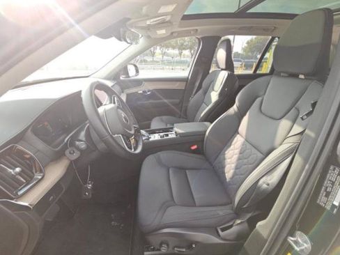 Used 2025 Volvo XC90 B6 Plus AWD/4WD image 2