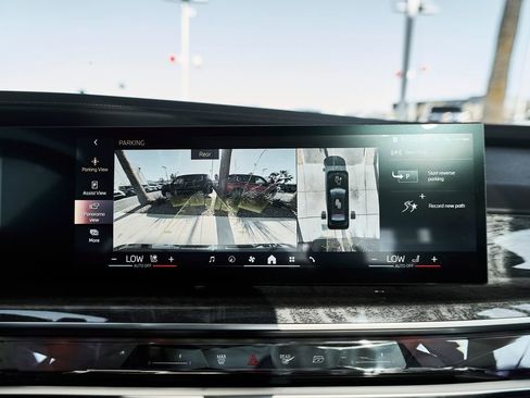 Used 2024 BMW 740i w/ Premium Package RWD image 44