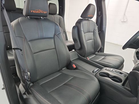 Used 2022 Honda Pilot TrailSport image 10