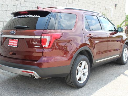 Used 2016 Ford Explorer XLT w/ Equipment Group 202A image 5