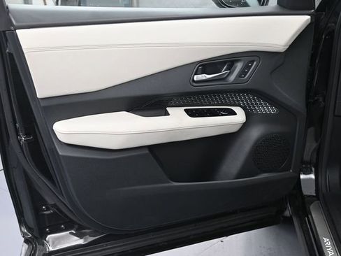 Used 2023 Nissan Ariya FWD image 9