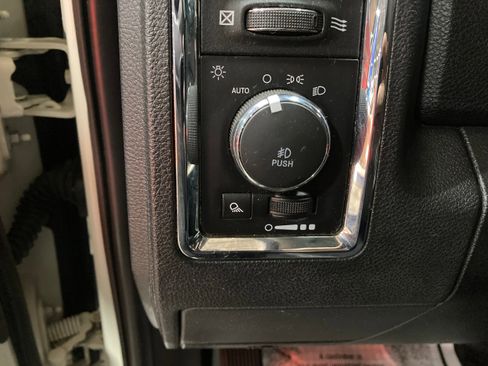 Used 2018 RAM 1500 Laramie w/ Convenience Group image 25