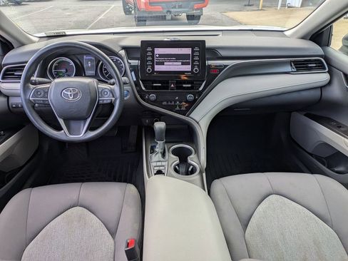 Used 2022 Toyota Camry LE image 28