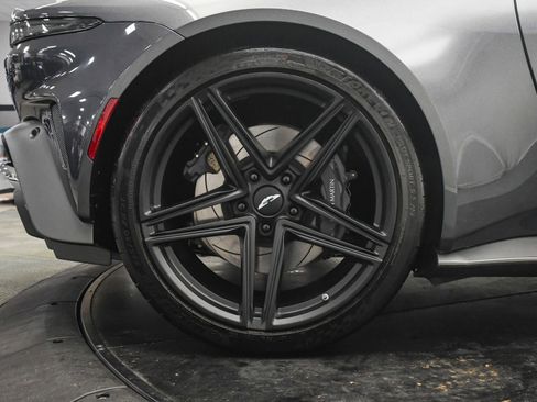 Used 2025 Aston Martin V8 Vantage Coupe image 31