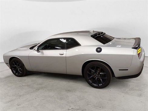 Used 2022 Dodge Challenger SXT w/ Plus Package image 2