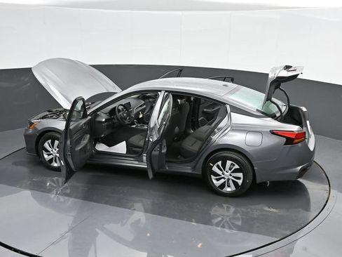Used 2025 Nissan Altima 2.5 S FWD image 47