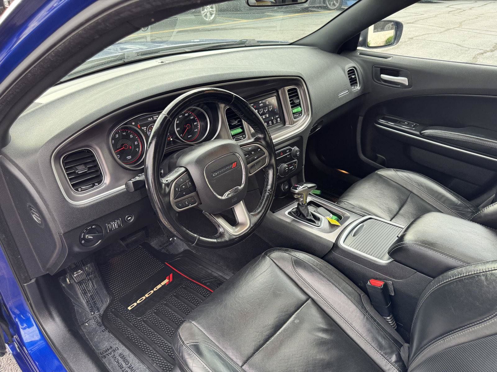 Used 2021 Dodge Charger SXT w/ Leather Interior Group RWD image 21