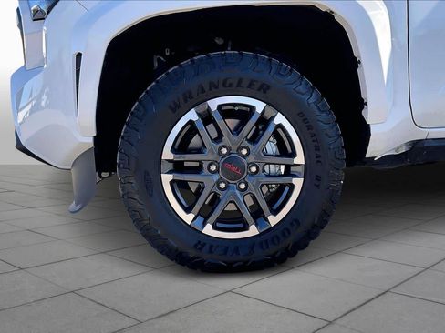 Used 2025 Toyota Tacoma TRD Sport image 10