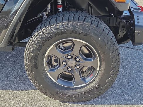 Used 2020 Jeep Gladiator Rubicon image 7