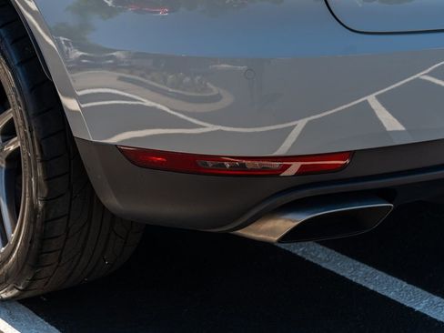 Used 2020 Porsche Macan AWD/4WD image 20
