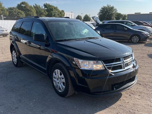 Used 2018 Dodge Journey SE image 3
