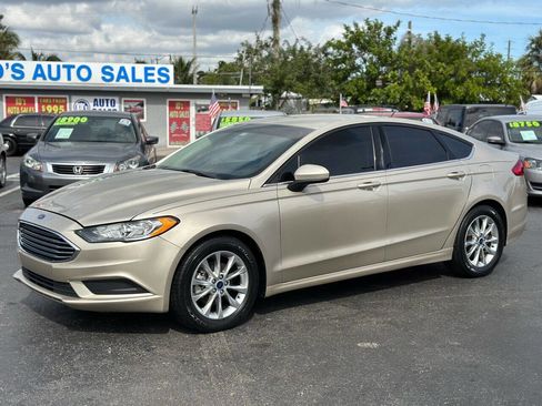Used 2017 Ford Fusion SE image 11