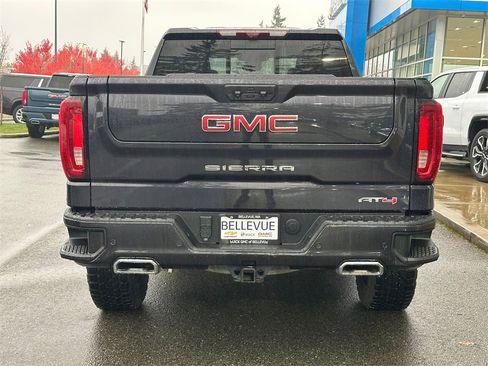 Used 2022 GMC Sierra 1500 AT4 w/ AT4 Premium Package image 4