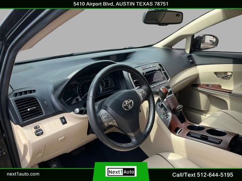 Used 2010 Toyota Venza FWD image 18