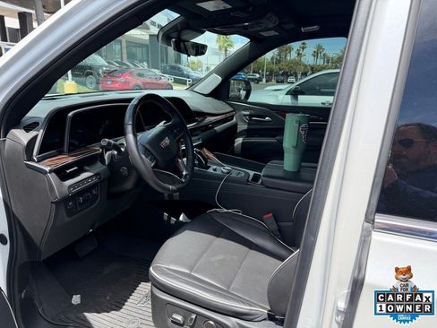 Used 2024 Cadillac Escalade Premium Luxury w/ Performance Package AWD/4WD image 5