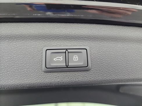 Used 2024 Audi Q3 2.0T Premium image 30