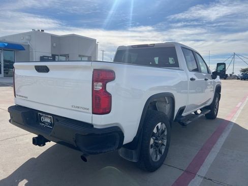 Used 2025 Chevrolet Silverado 2500 Custom w/ Custom Value Package image 6