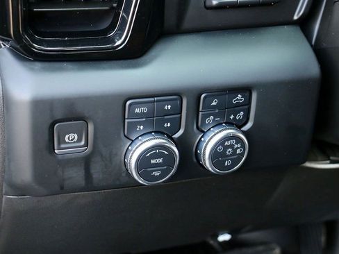 Used 2023 GMC Sierra 1500 AT4 w/ Technology Package image 21