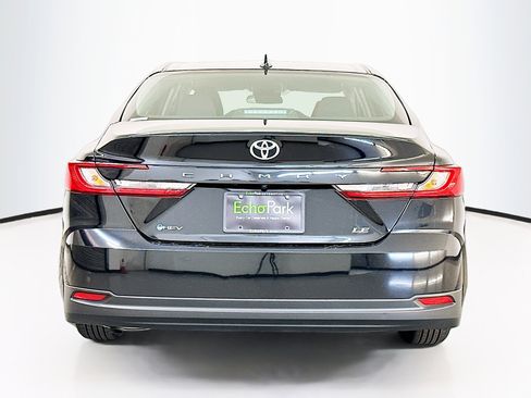 Used 2025 Toyota Camry LE image 7
