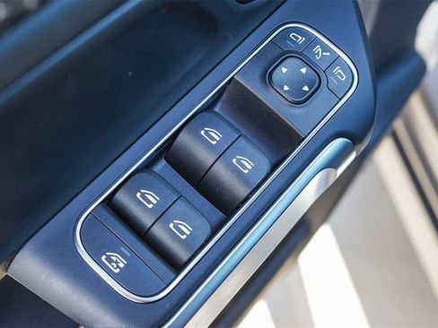 New 2025 Mercedes-Benz EQB 300 4MATIC image 22