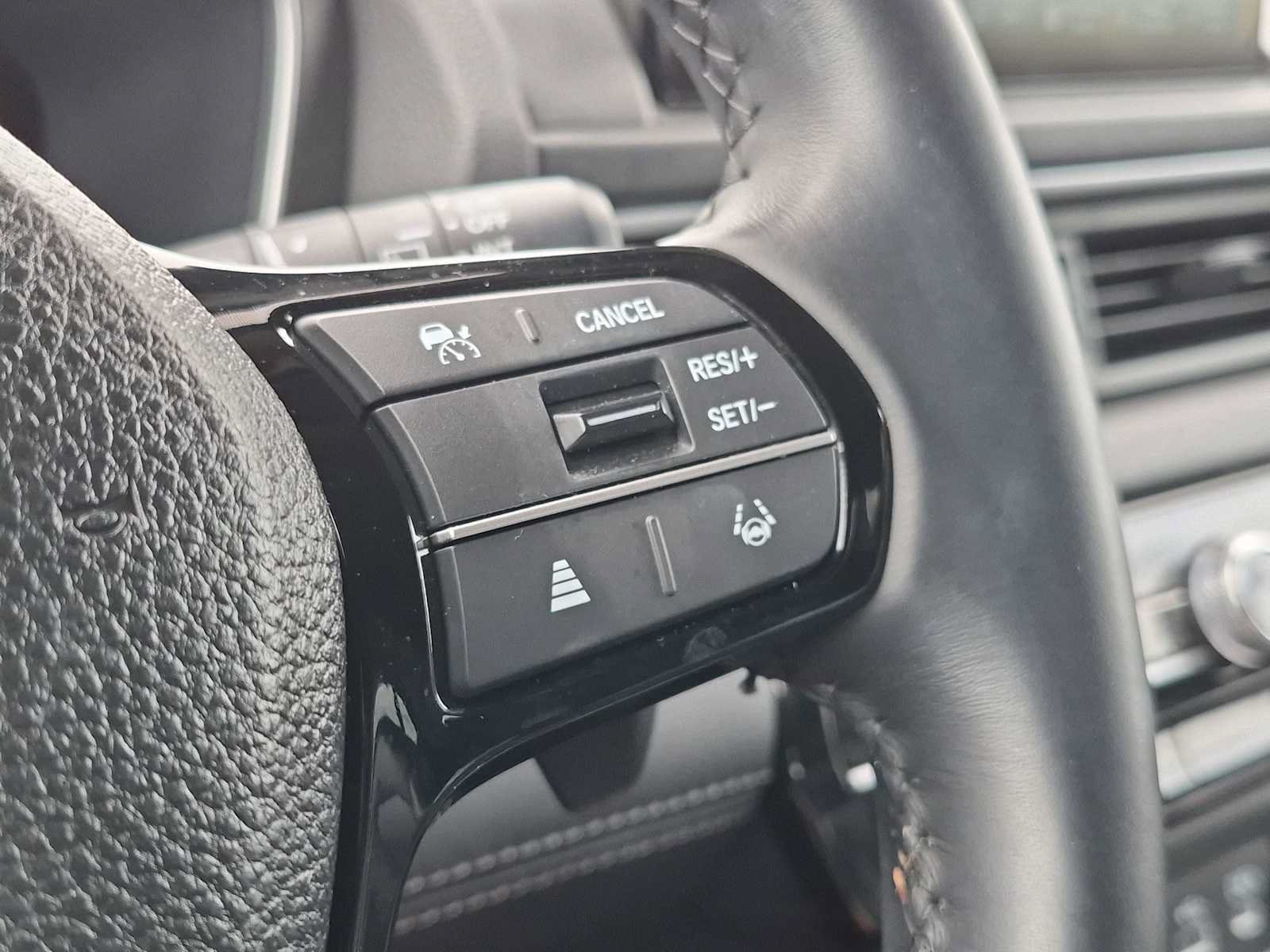 Certified 2025 Honda Pilot Touring image 25