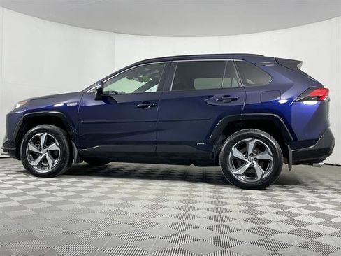 Certified 2021 Toyota RAV4 SE image 4