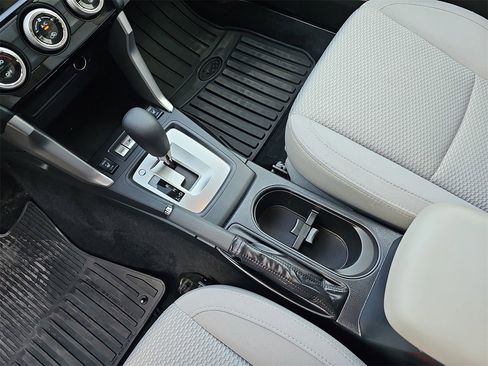 Used 2018 Subaru Forester 2.5i Premium w/ All-Weather Package image 24