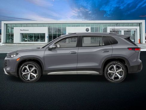 New 2025 Volkswagen Tiguan SE image 3