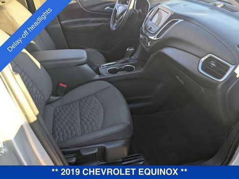 Used 2019 Chevrolet Equinox LT image 41