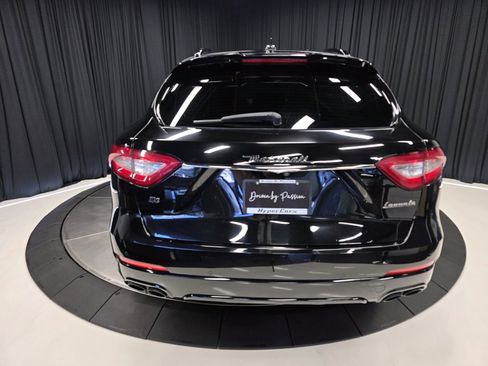 Used 2018 Maserati Levante GranSport image 10