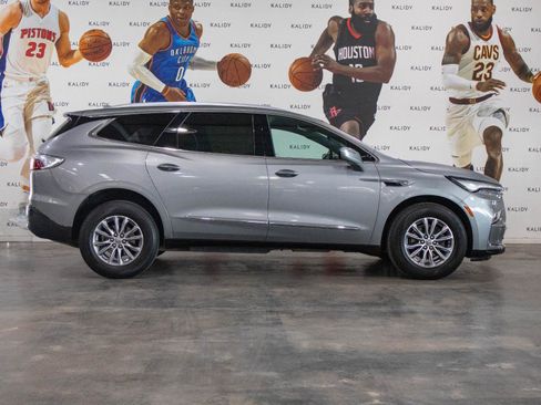 Used 2024 Buick Enclave Essence w/ Sound and Sites Package image 18