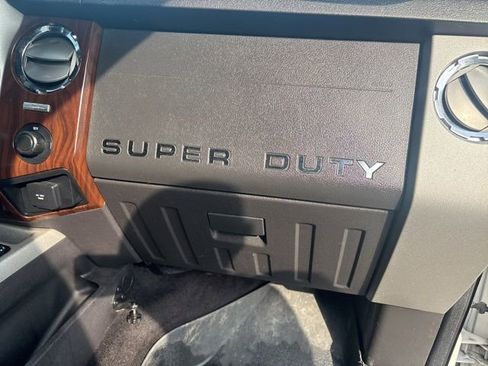 Used 2014 Ford F250 Lariat w/ Chrome Package image 11