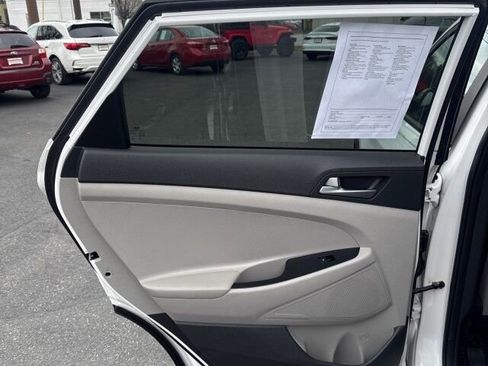 Used 2017 Hyundai Tucson SE image 11