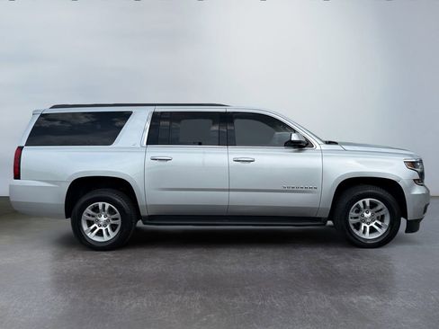 Used 2017 Chevrolet Suburban LT AWD/4WD image 2